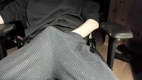 Snapshot of that_swiss_guy chatting on October 27, 12:29 pm that_swiss_guy online show from October 27, 12:29 pm