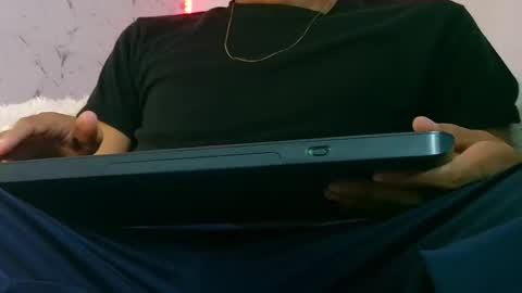 Snapshot of the_crack71 chatting on October 13, 4:29 am Sean OPry   online show from October 13, 4:29 am