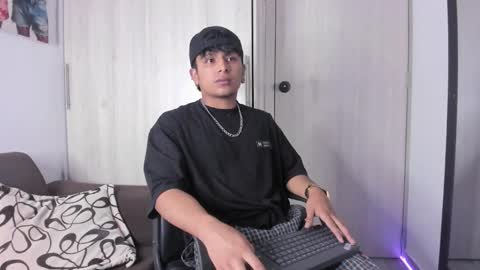 Snapshot of the_weed_guys chatting on September 28, 5:38 am Danny online show from September 28, 5:38 am