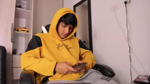 Snapshot of the_weed_guys chatting on October 12, 6:07 am Danny online show from October 12, 6:07 am