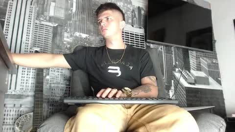Miguel Angel online show from December 18, 3:37 am