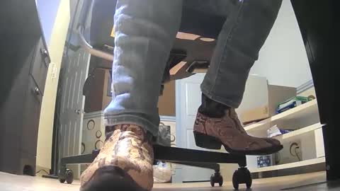 thecowboy_74 online show from October 25, 3:30 am