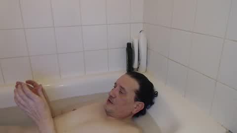 Green online show from February 6, 8:06 pm