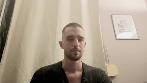 themmistokles online show from November 10, 8:36 pm