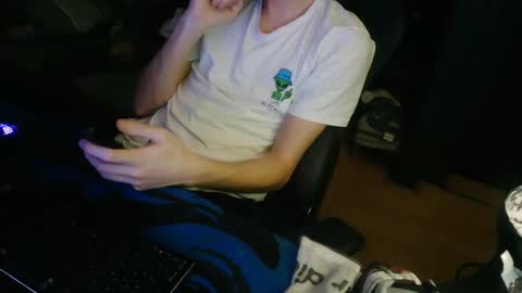 theothede19cm online show from February 8, 7:51 pm