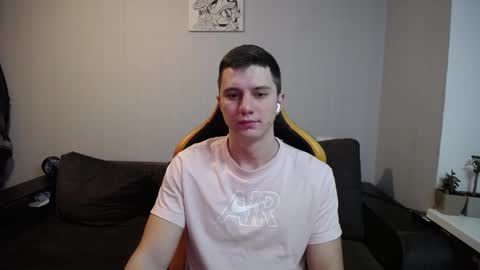 Nick   online show from December 13, 7:53 pm