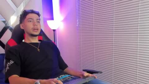 Thiago online show from May 8, 8:20 pm