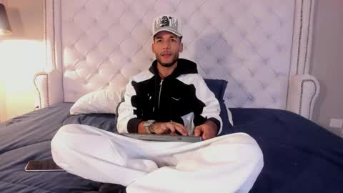 ThiagoFerreti online show from March 17, 5:43 am