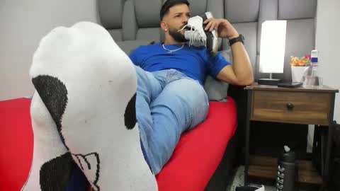 Thia Gomez online show from March 12, 7:32 pm