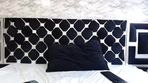 Thiago   online show from March 27, 1:12 pm