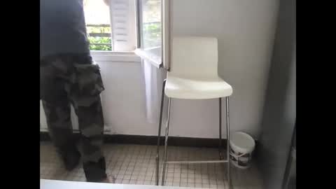 Thom Asss online show from November 13, 9:14 am