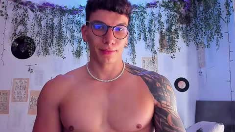 Thomas Grey online show from March 9, 9:02 am