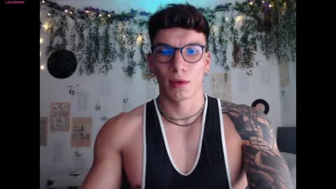 Thomas Grey online show from January 19, 3:08 am