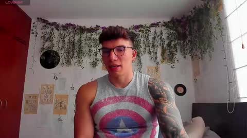 Thomas Grey online show from February 10, 8:42 pm