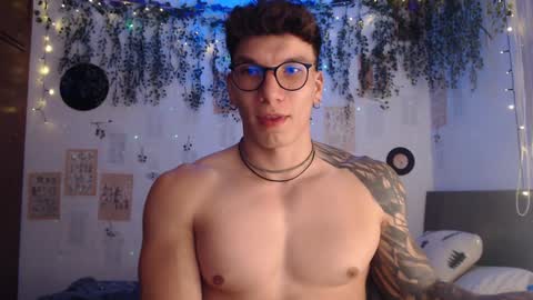 Thomas Grey online show from January 22, 3:31 am