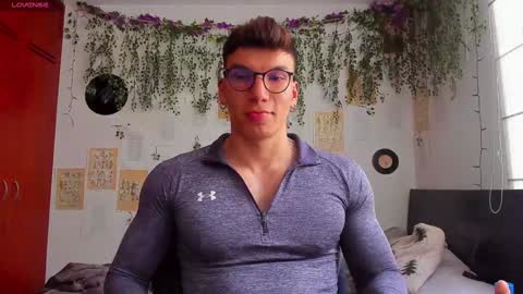 Thomas Grey online show from February 7, 8:20 pm