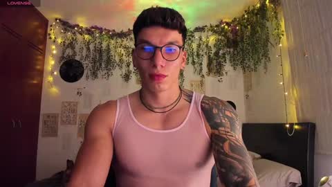 Thomas Grey online show from January 24, 4:48 am