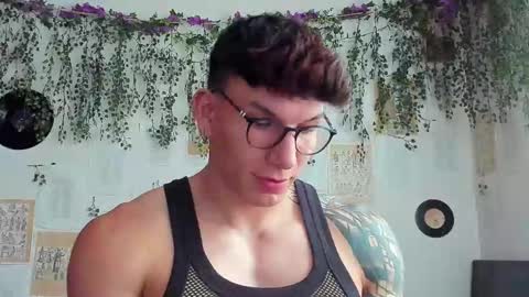 Thomas Grey online show from February 13, 10:33 pm