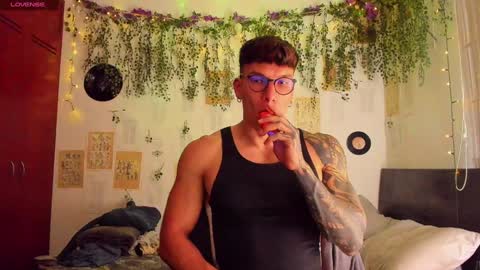 Thomas Grey online show from February 5, 10:12 pm