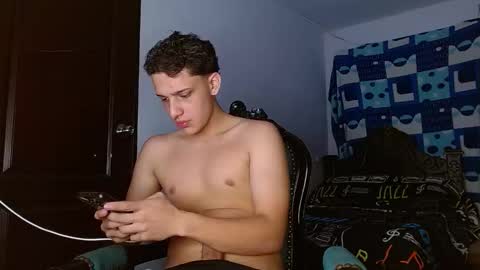 ---Thomas--- online show from November 27, 10:35 pm