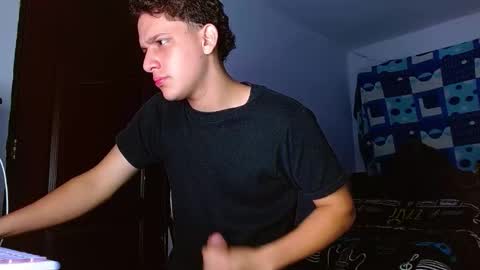 ---Thomas--- online show from November 19, 8:47 am