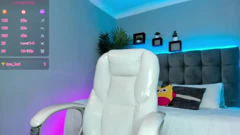 Thomas online show from June 1, 1:33 pm