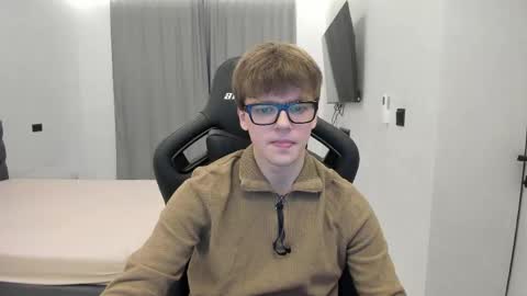 Tomas online show from April 28, 3:39 pm