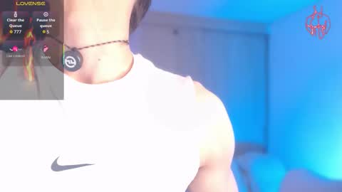 Thom Klein online show from February 10, 7:40 pm