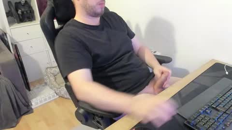 thommy2008 online show from November 18, 2:32 pm