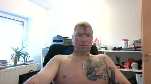 thomsen1478 online show from May 11, 1:35 pm