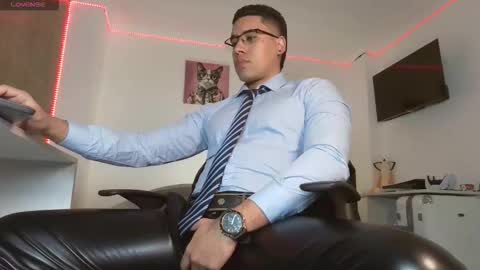 thonydupont online show from December 4, 8:38 pm