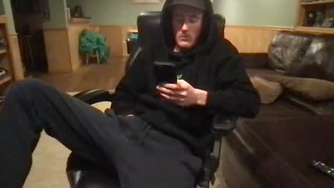 Snapshot of threetwothedome chatting on February 23, 5:39 am threetwothedome online show from February 23, 5:39 am