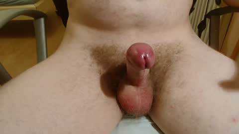 Snapshot of timide93 chatting on February 25, 6:31 pm jeune coquin online show from February 25, 6:31 pm