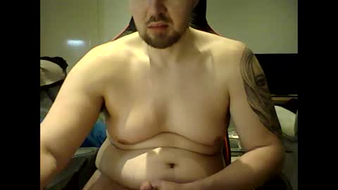 Snapshot of tinstranger33 chatting on December 12, 3:32 am tinstranger33 online show from December 12, 3:32 am