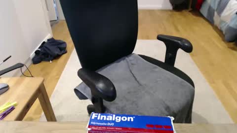 Snapshot of tiny_cock_pig chatting on January 5, 1:47 pm Luke online show from January 5, 1:47 pm