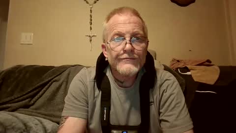 Snapshot of tokenless_boner chatting on October 31, 8:40 am tokenless_boner online show from October 31, 8:40 am