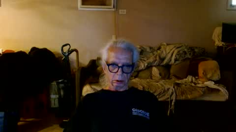 tom112292014 online show from May 31, 6:09 pm