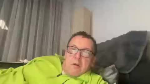 Tom online show from March 27, 7:37 pm