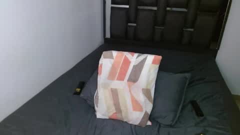 tomaz_18 online show from April 4, 3:03 am