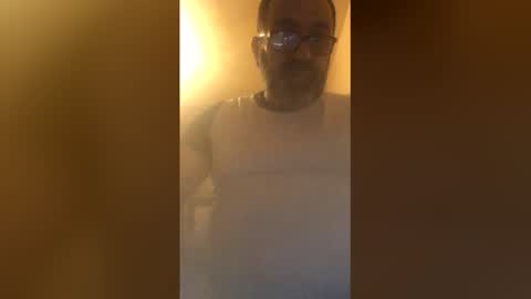 tomcop11111 online show from April 24, 6:38 am