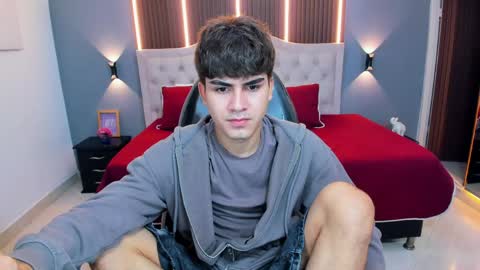 Tommy  online show from May 26, 3:35 am