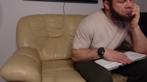  tommy burnzzz  online show from December 18, 3:15 am