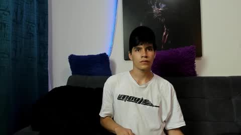 Snapshot of tommy_carlos chatting on February 28, 11:56 pm online show from February 28, 11:56 pm