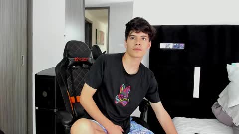 Snapshot of tommy_carlos chatting on February 13, 1:05 pm online show from February 13, 1:05 pm