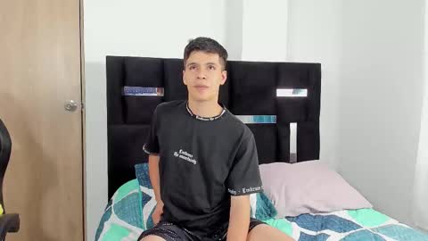 Snapshot of tommy_carlos chatting on September 22, 5:01 pm online show from September 22, 5:01 pm