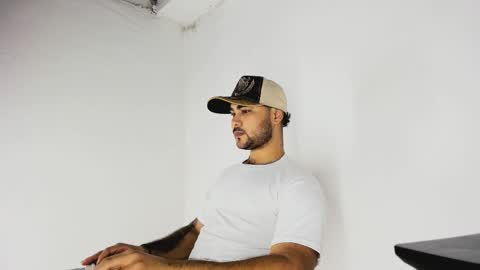 tommy_sccott online show from November 2, 2:38 am