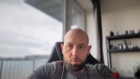 Thomas Fit online show from March 29, 4:18 pm