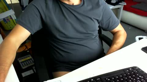 Snapshot of tomtom02029 chatting on October 13, 8:42 am Tom online show from October 13, 8:42 am