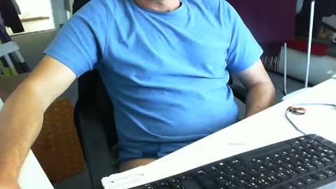 Snapshot of tomtom02029 chatting on September 18, 2:30 pm Tom online show from September 18, 2:30 pm