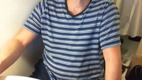 Snapshot of tomtom02029 chatting on December 12, 11:03 pm Tom online show from December 12, 11:03 pm